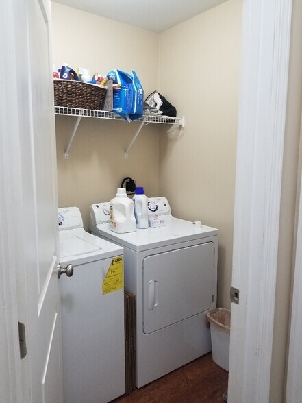 Building Photo - 1001 Ann Marie Dr