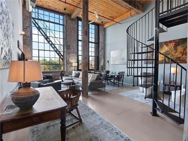 Building Photo - 170 Boulevard NE