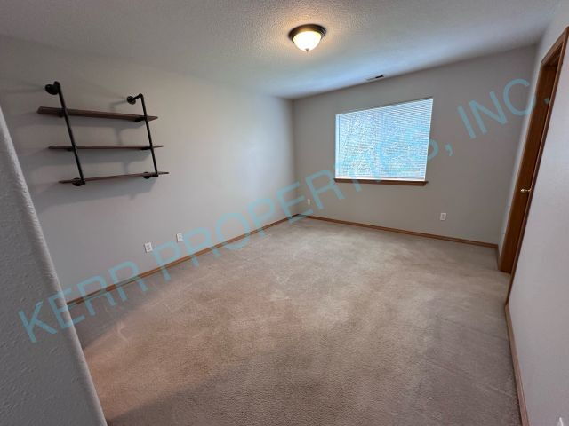 Building Photo - 15837 Jade Glen Ave