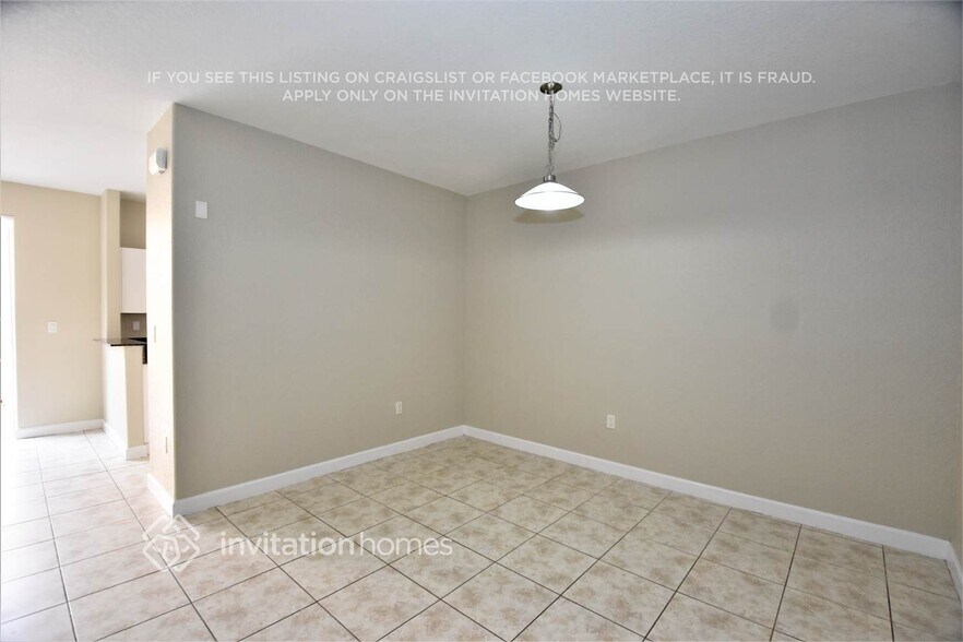 Building Photo - 8624 NW 112th Pl