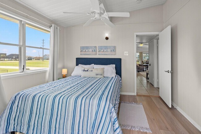 Building Photo - 22022 Zachary Dr