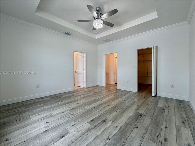 Building Photo - 2685 SE 13th Ct