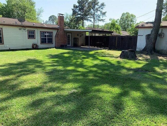 Building Photo - 8318 Highcrest Dr