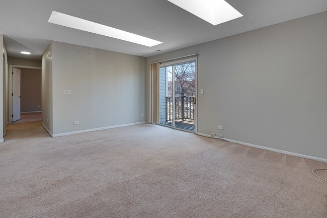 Building Photo - 972 Mallard Cir
