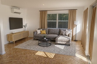 Building Photo - 2621 NE 1st St