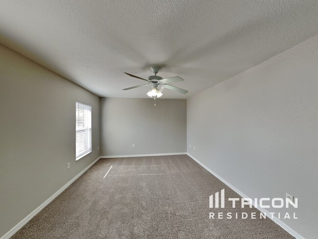 Building Photo - 3328 Montano Ave