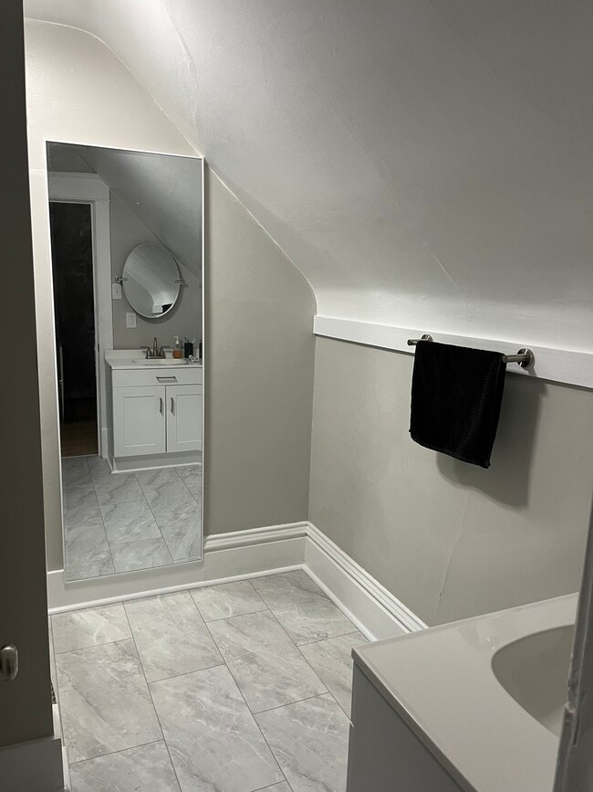 Building Photo - 1227 W 22nd St