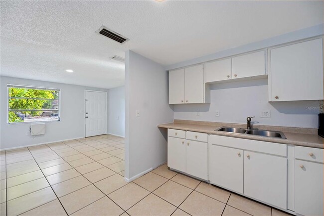 Building Photo - 408 60th Ave Dr W