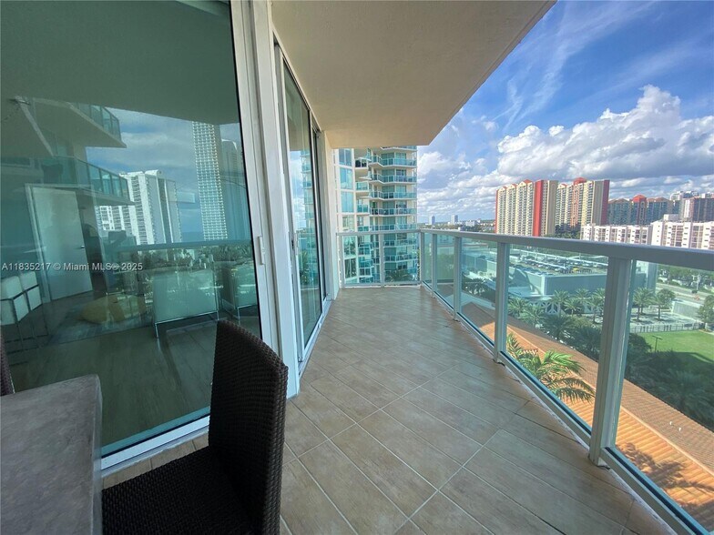 Building Photo - 150 Sunny Isles Blvd