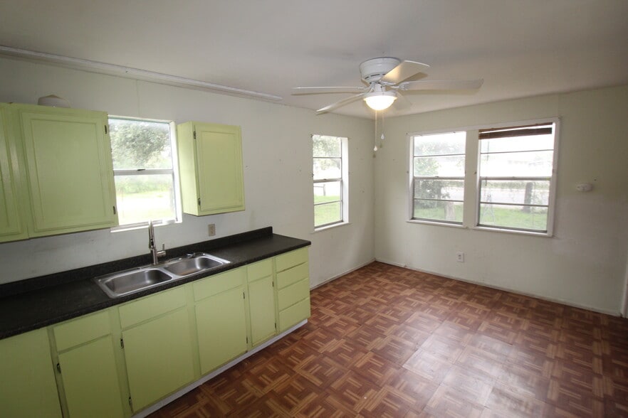 Building Photo - 1003 Beam Station Rd