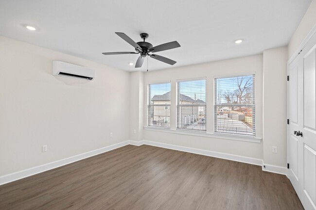 Building Photo - Live on Parker Townhome - Rockwater Village