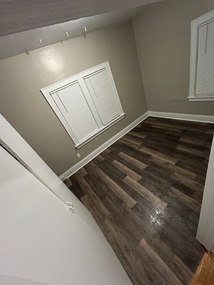 Building Photo - 3238 Ridgeway Ave