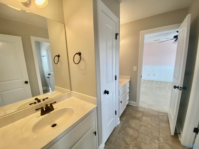 Building Photo - 108 Morning Vista Dr