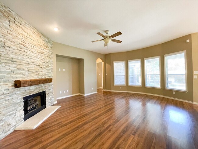 Building Photo - 2605 Tumbling River Dr