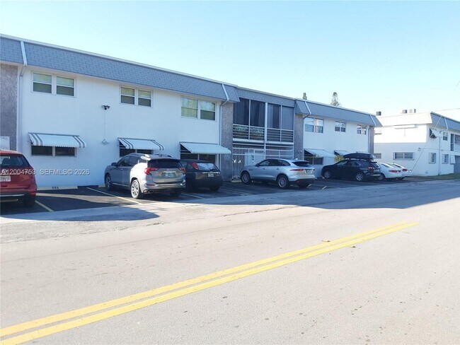 Building Photo - 1300 N 17th Ave