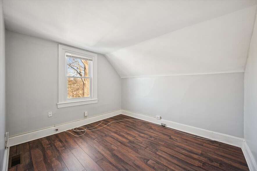 Building Photo - 1609 Upland Ave