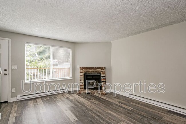 Building Photo - 5011 SW Beaverton Hillsdale Hwy