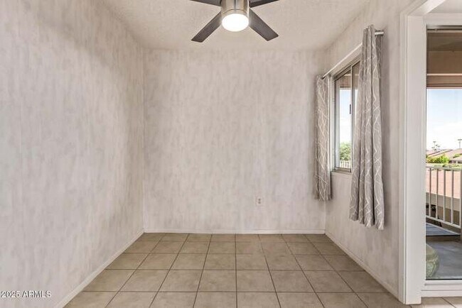Building Photo - Sun City Condo