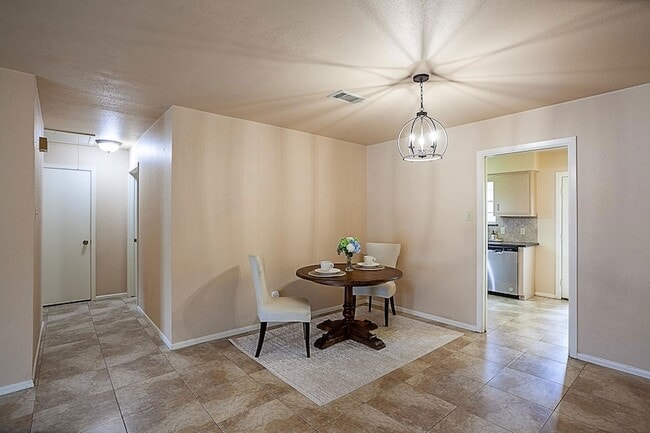Building Photo - 5874 Meadow Way