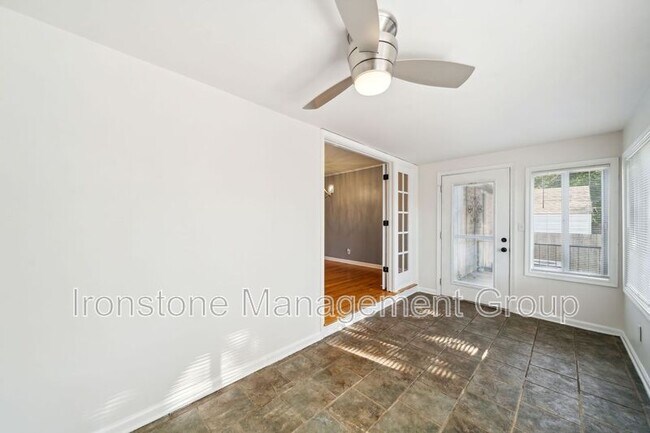 Building Photo - 1414 S Sandusky Ave