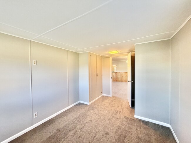 Building Photo - 2107 W Avalon Rd