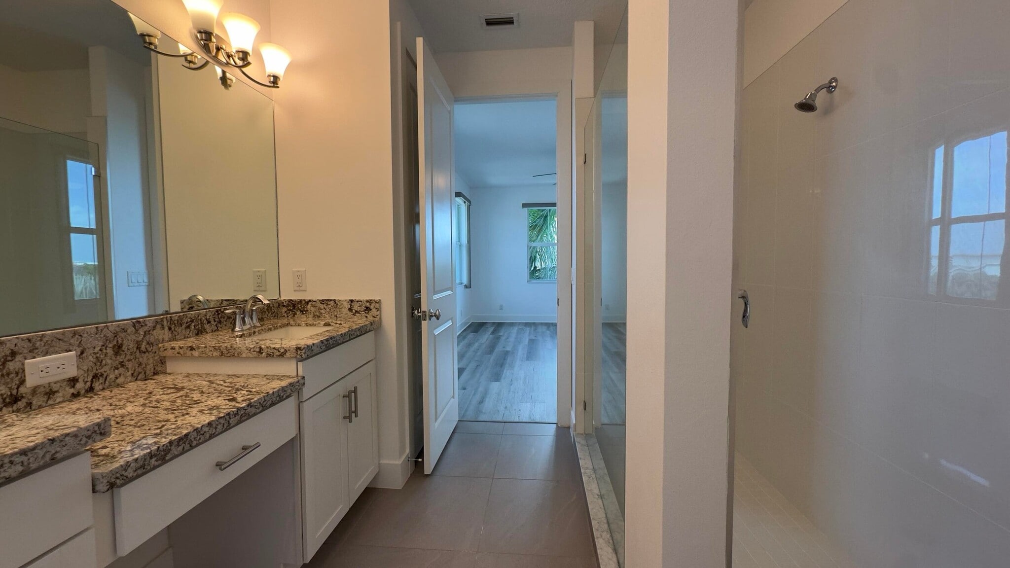 Building Photo - 12963 Alton Rd