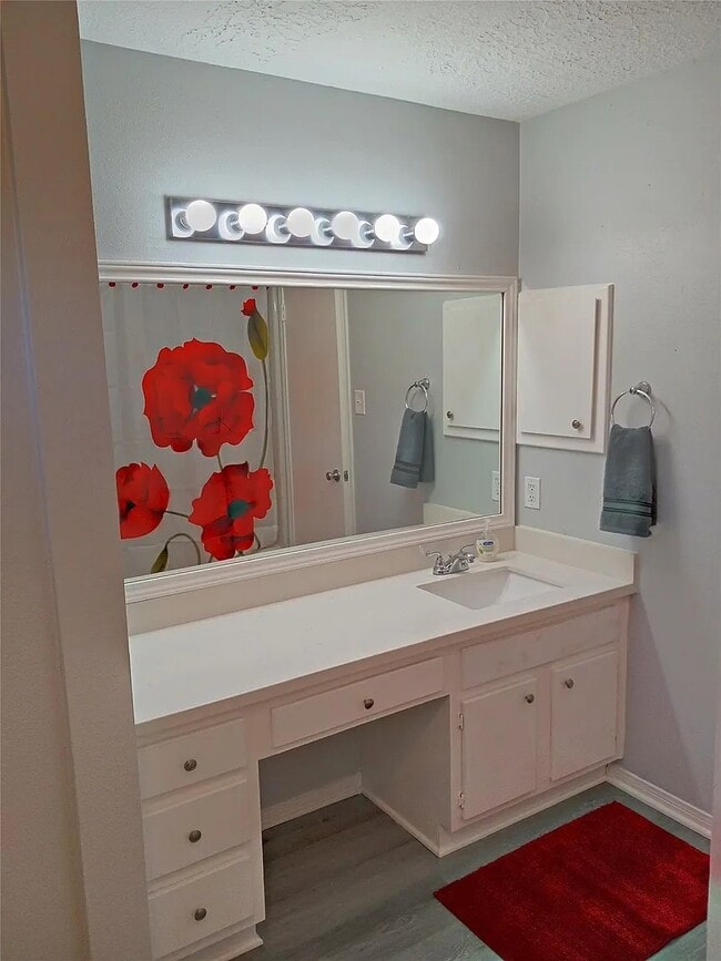 Building Photo - 800 Country Pl Dr