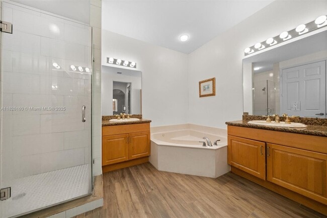 Building Photo - 2876 Kinsington Cir