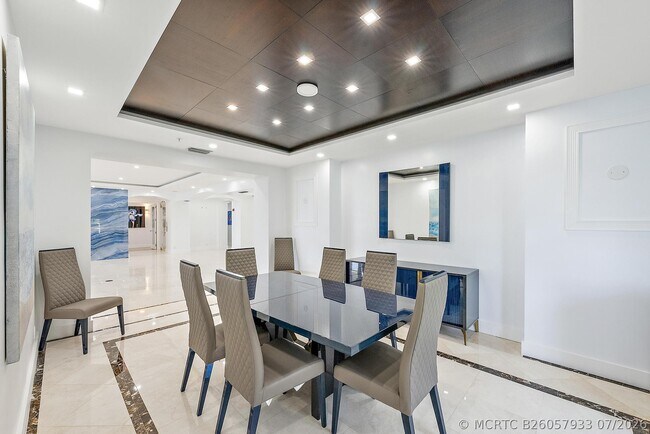 Building Photo - 2070 N Ocean Blvd