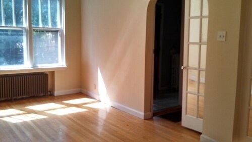 Living Room - 6307 n Wayne ave