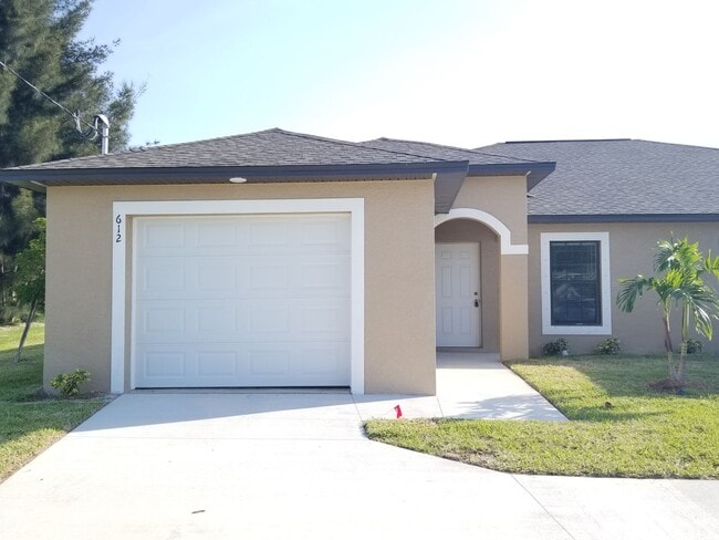Primary Photo - 3 Bedroom 2 Bath 1 Car Garage Waterfront D...