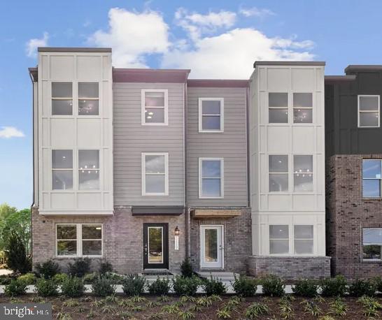 Building Photo - 2111 Acadia Rd
