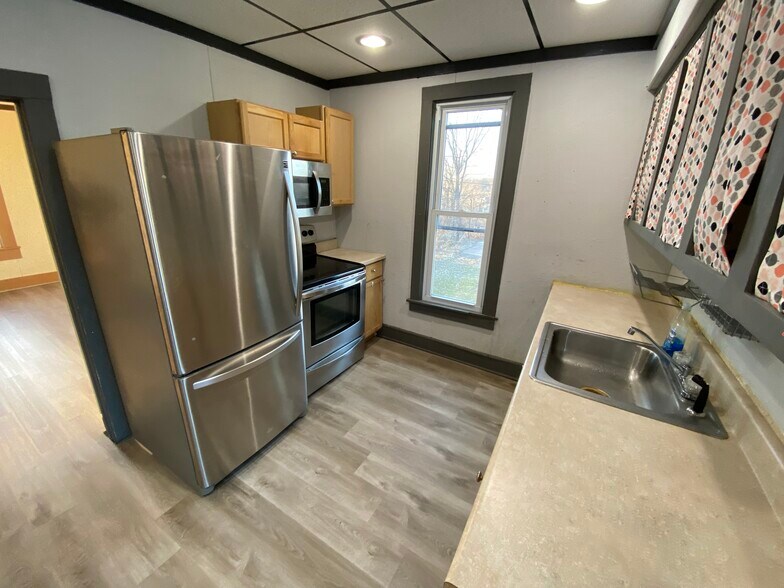 Kitchen - 630 9th ave s