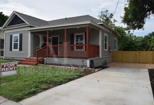 Building Photo - 213 Stafford St