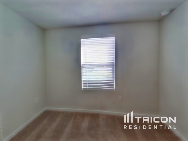 Building Photo - 14918 Macadamia Ln
