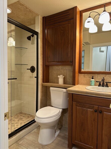 Building Photo - 4533 Idledale Dr