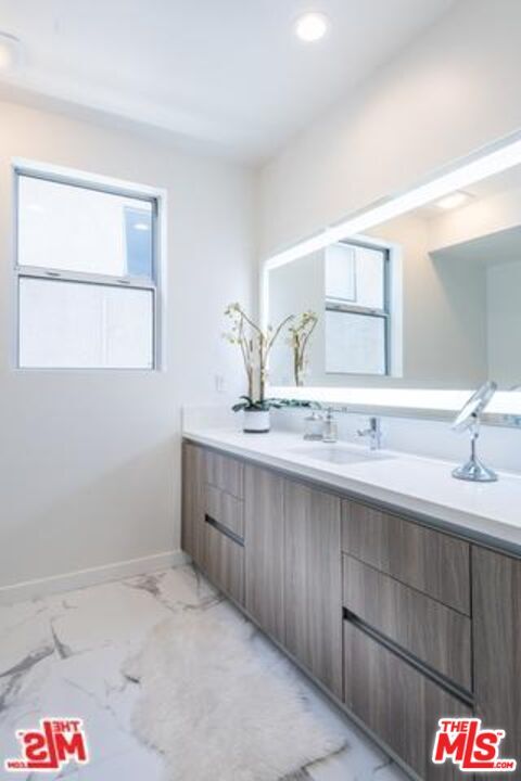 Building Photo - 12045 Guerin St