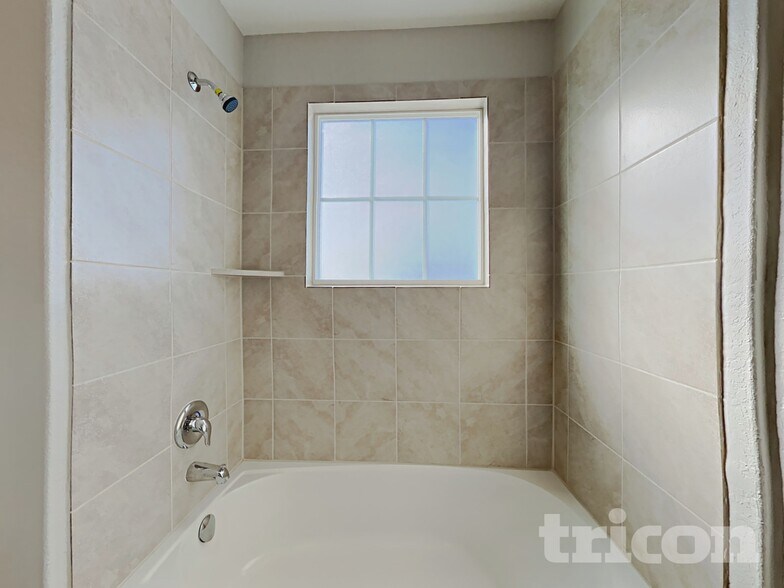 Building Photo - 15431 Cooks Petrel