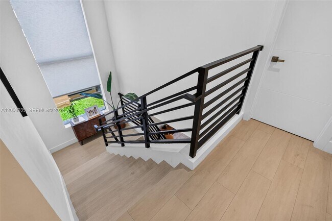 Building Photo - 2149 SW 30th Ct