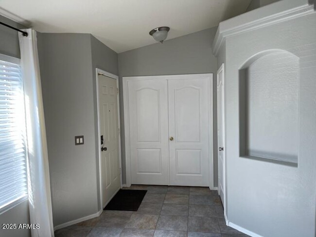 Building Photo - 36605 W Padilla St