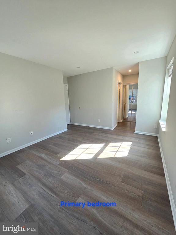 Building Photo - 5815 Cove Landing Rd