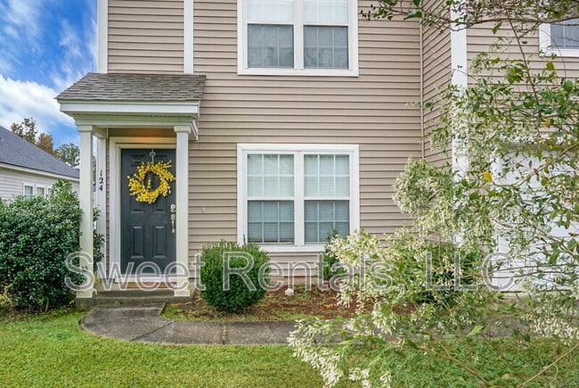 Building Photo - 124 Larkspur Dr