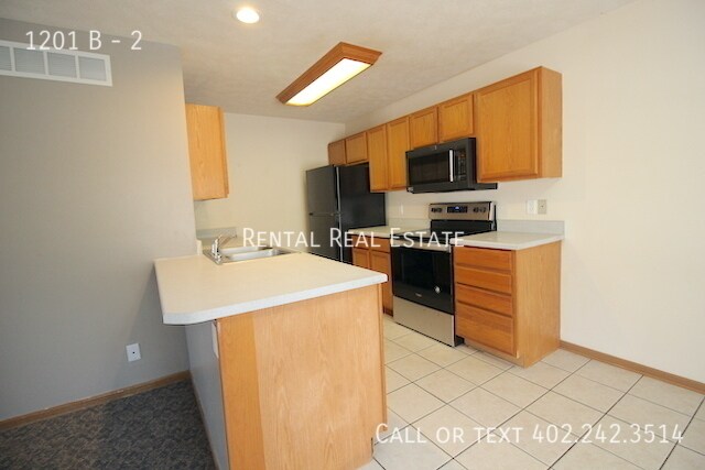 Building Photo - 1201 B-2