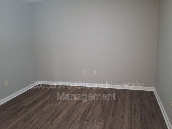 Building Photo - 1800 Preston St