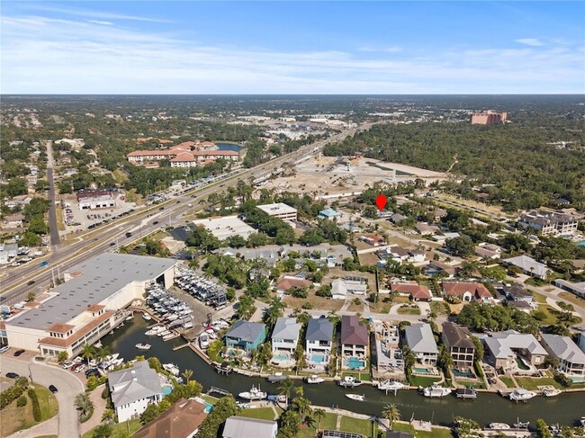 Building Photo - 7860 Holiday Dr