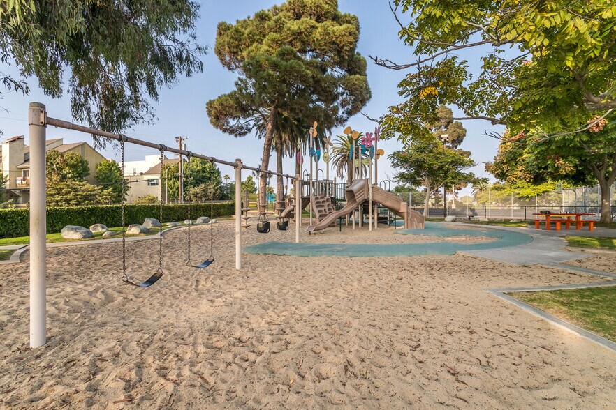 Joslyn Park - 721 Cedar St