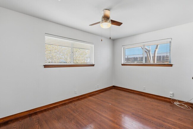 Building Photo - 5307 Poinciana Dr