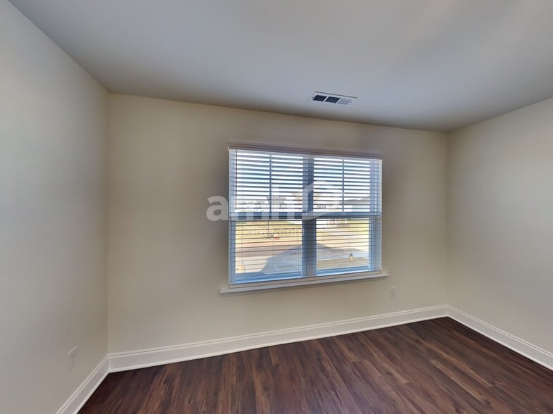 Building Photo - 5235 Virtue Ave