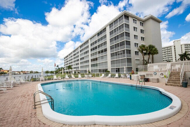 Building Photo - 3100 S Ocean Blvd