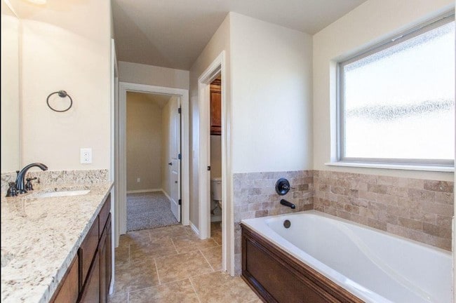 Building Photo - 4804 Limestone Dr